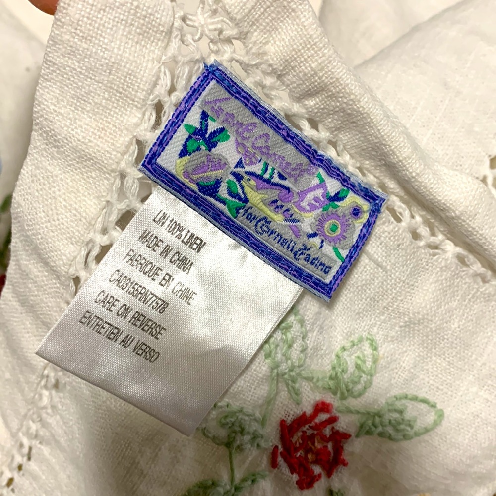 ✨ April Cornell Embroidered Table Linen - Picture 15 of 15